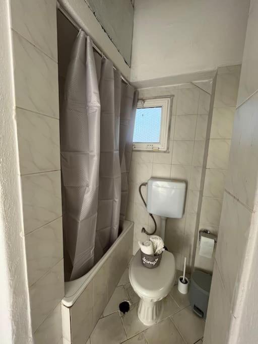 Studio Apartment In Nea Karvali Kültér fotó