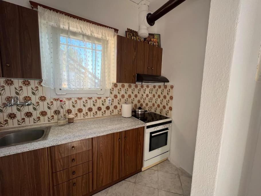 Studio Apartment In Nea Karvali Kültér fotó